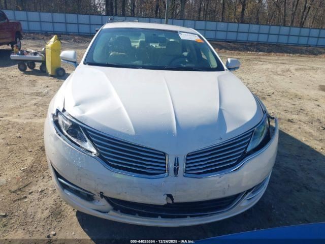 MKZ 2013 Glove Box 4954251