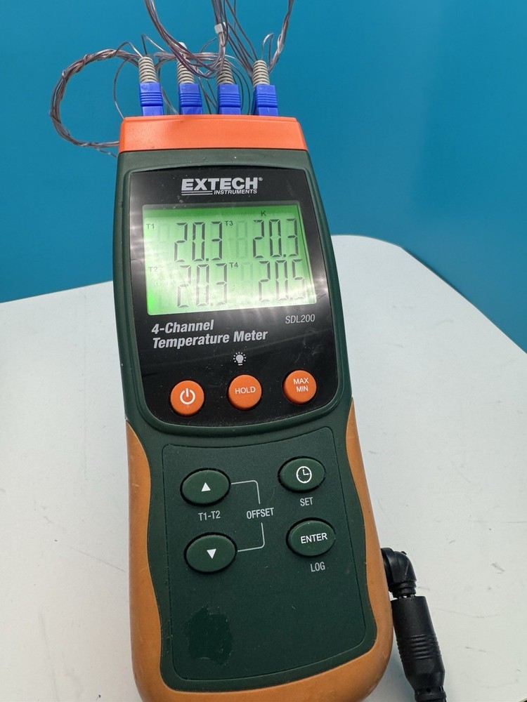 EXTECH SDL200 4-CHANNEL TEMPERATURE METER