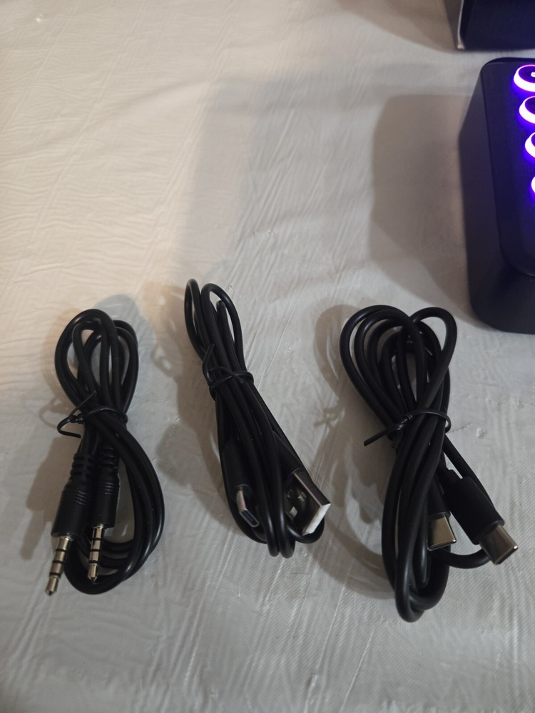 KNYBTHY Gaming Audio Mixer streaming RGB PC Mixer With XLR Microphone Interface
