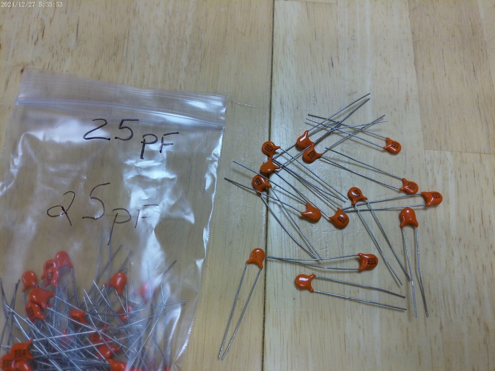 LOT/15 CERAMIC DISC CAPACITORS 1KV 25 PF,NOS