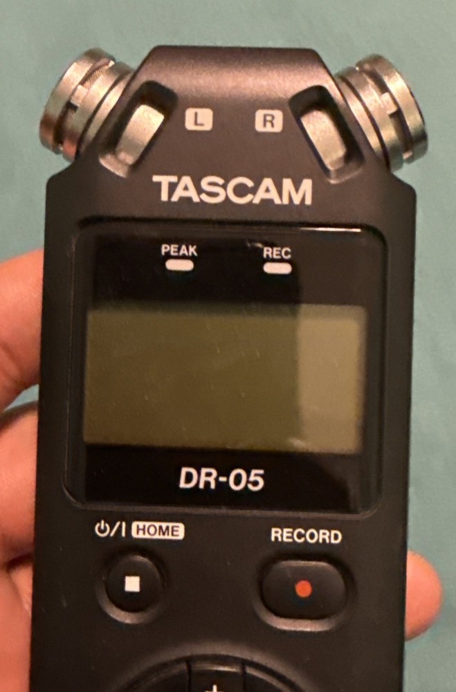 TASCAM DR-05, Linear PCM Recorder & 2GB microSD card EUC Tested & Working