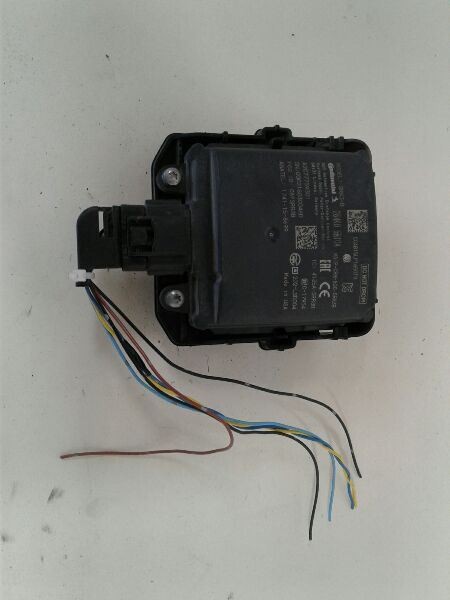 KICKS     2021 Camera/Projector 118354