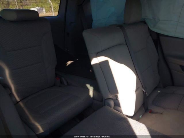 ACADIA 2019 Glove Box 4969337