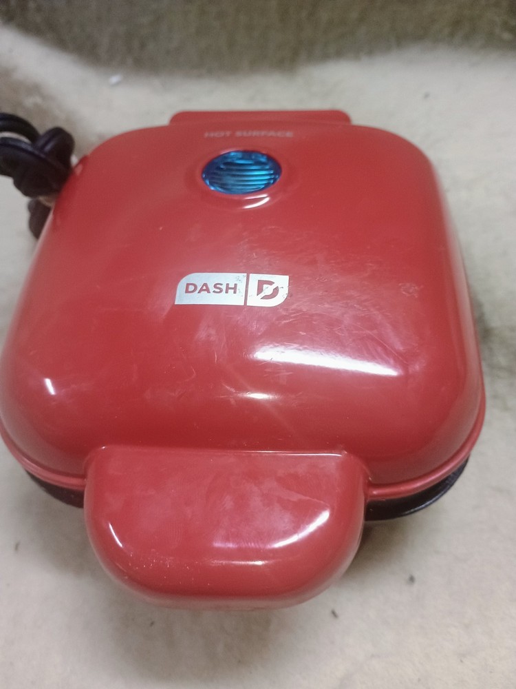 Dash Waffle Maker machine Fast Breakfast Maker 4.5" DWSM200GBRD06