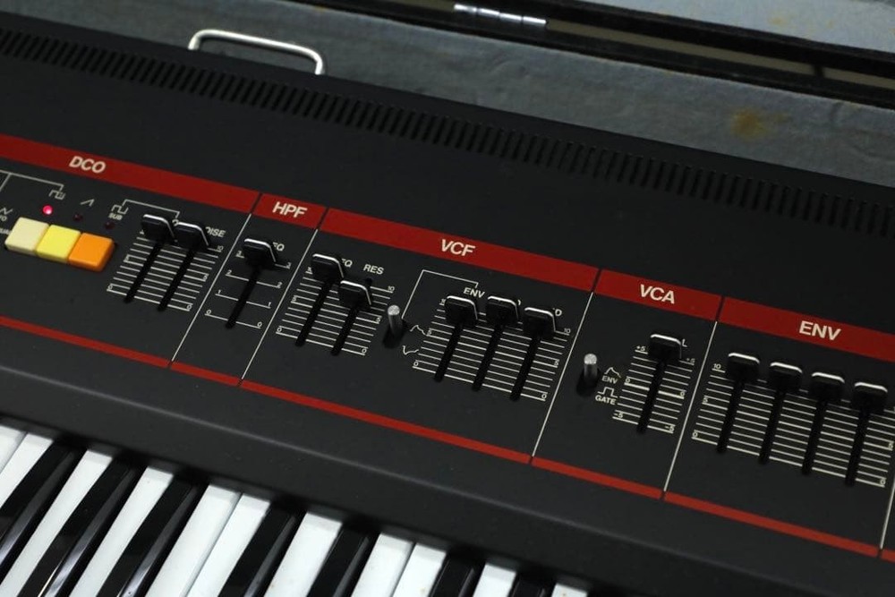 Roland Juno-60 Polyphonic Synthesizer