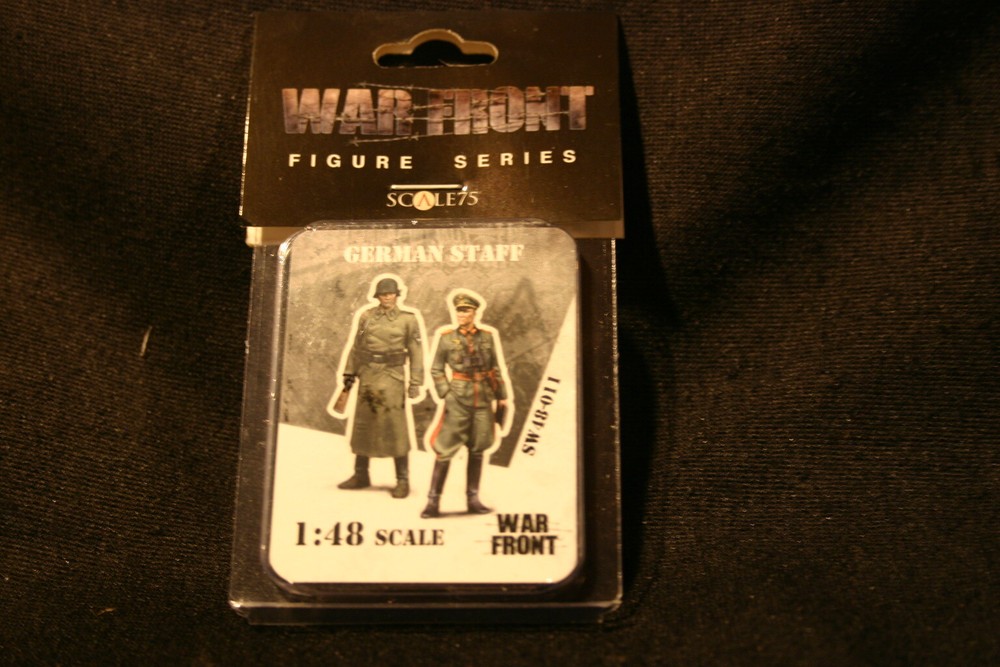scale 75  WAR FRONT FIGURE SERIES 1:48 SCALE  SW48-011