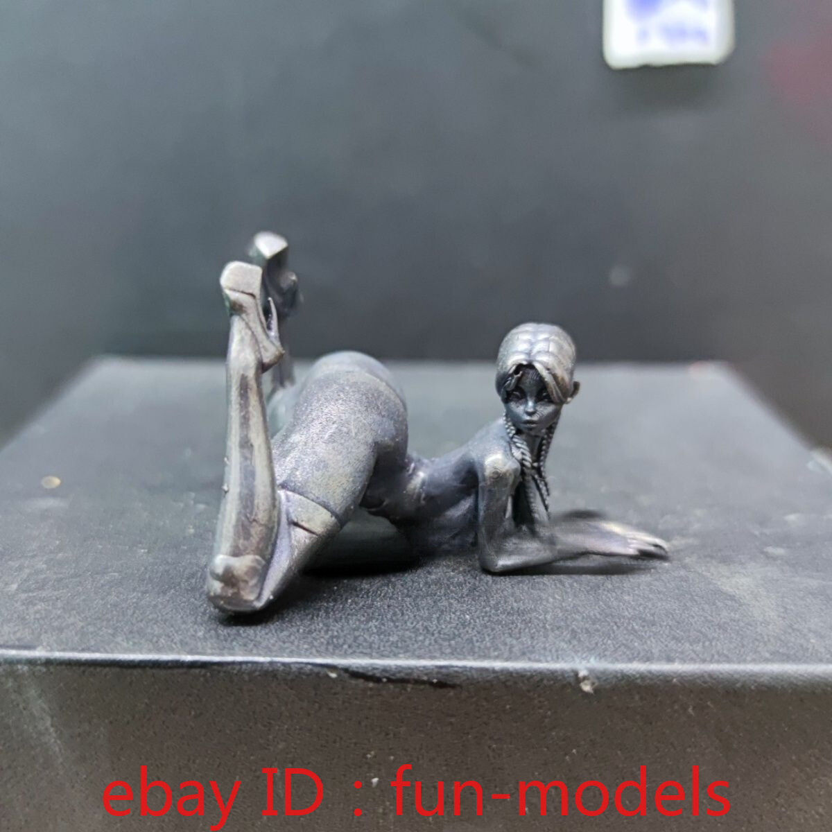 1.9“Black Solid Copper Cute Maiden Sexy Female Pose Car Ornament
