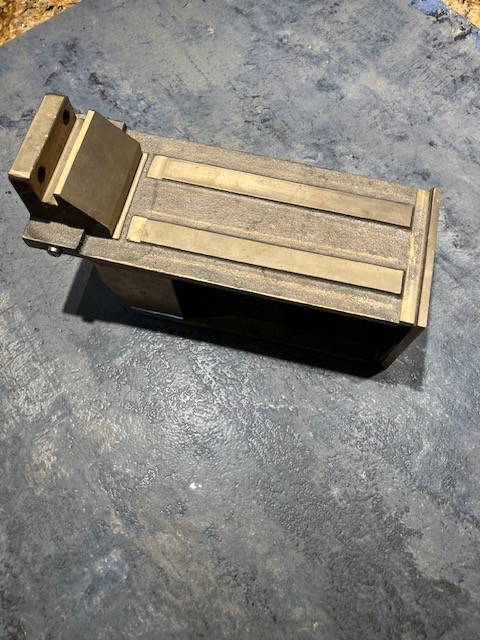 Benier Divider Piston