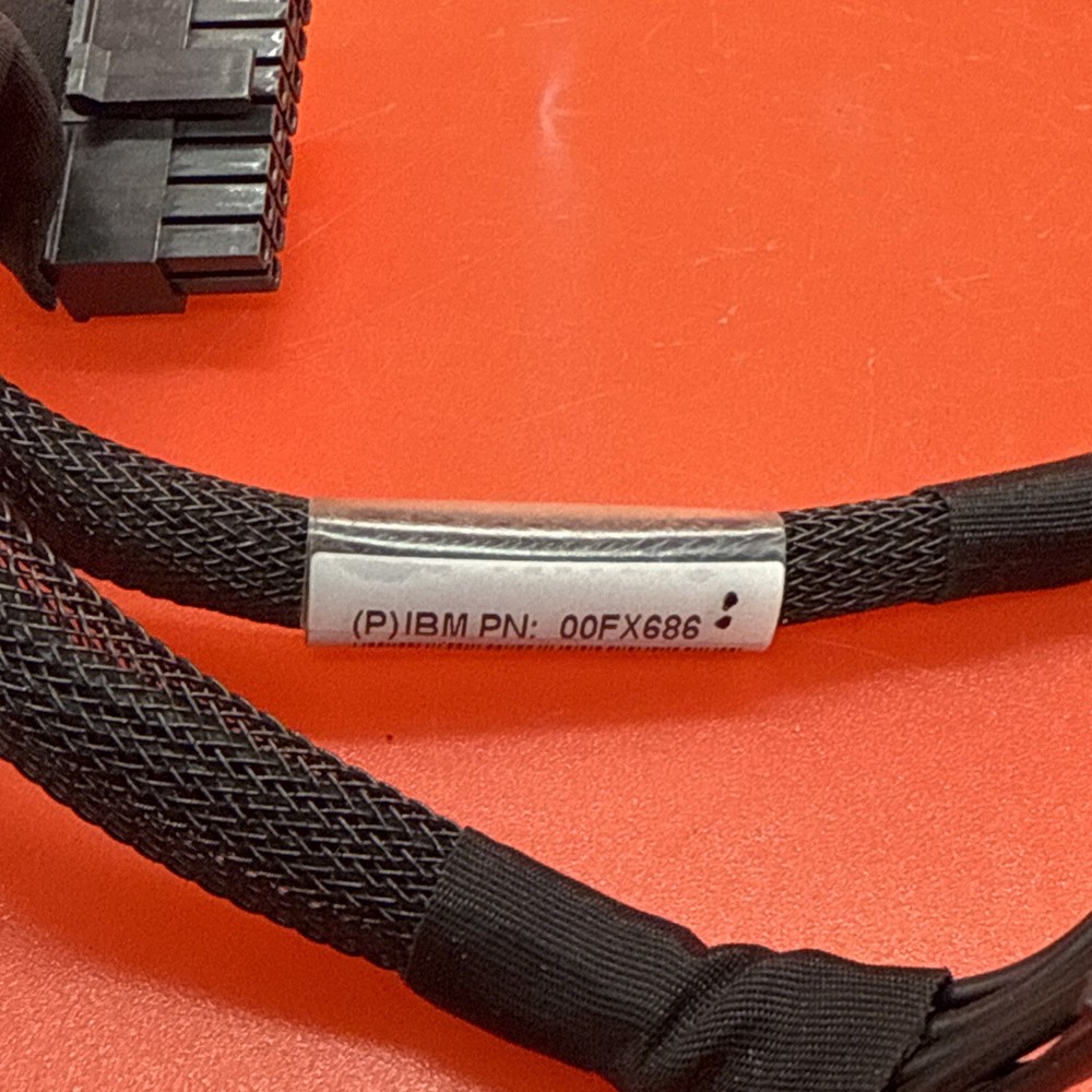 IBM 00FX686 N46445 SAS Backplane Power Cable