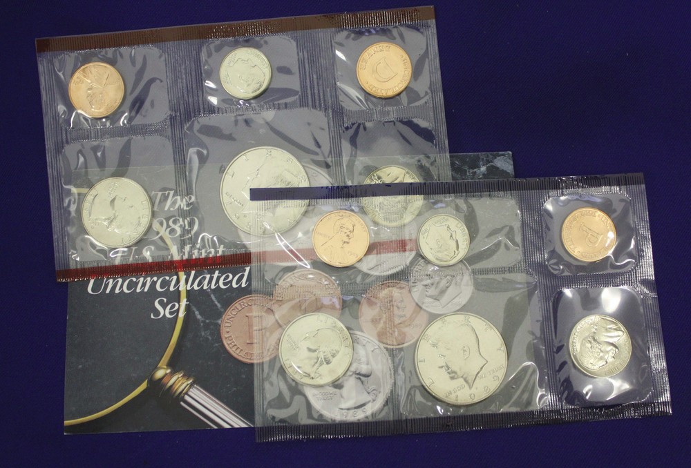 1989 MINT SET AS ISSUED BY U.S. UNCIRCULATED