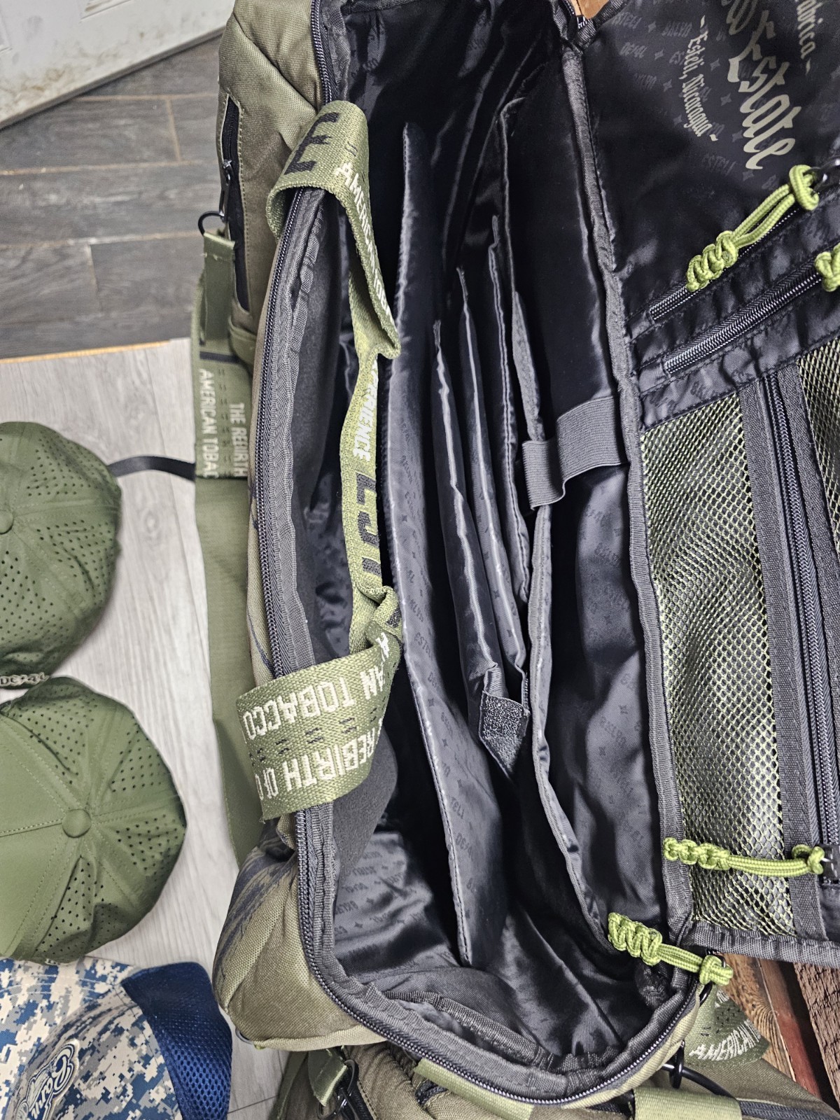 2 Drew Estates Barn Smokers Duffle Bags And Accessories