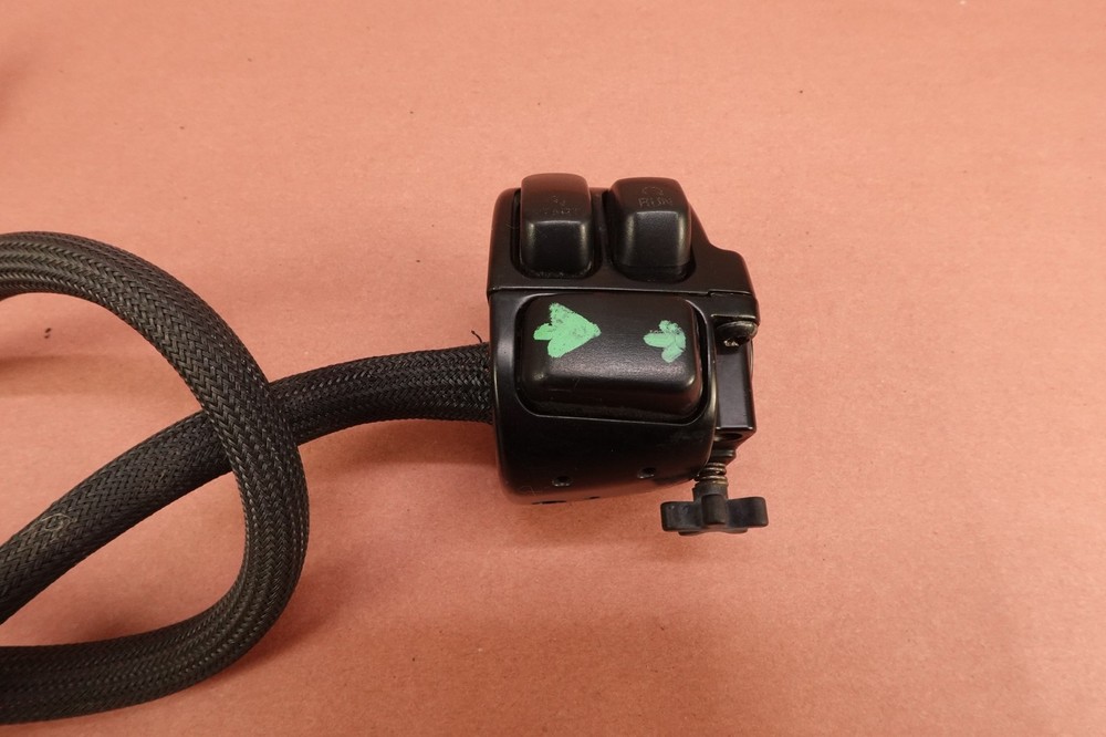 2007-2011 Harley Davidson Dyna Street Bob FXDBI Right Control Start Stop Switch
