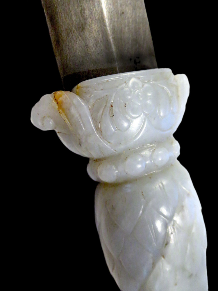 Mughal Jade Horse Head Handle And Dagger Ruby Eyes
