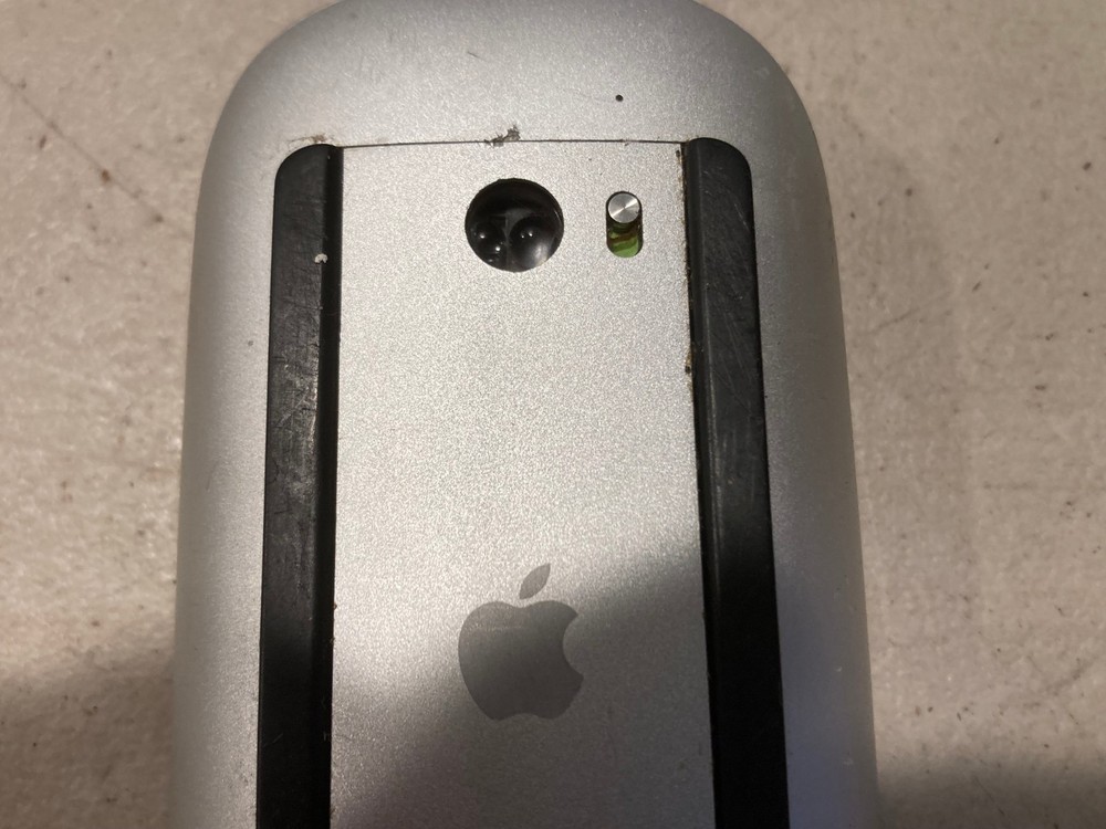 Apple Magic Mouse A1296 3VDC Wireless Bluetooth Multi-Touch Laser Mouse