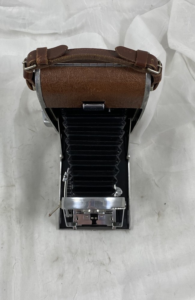 POLAROID LAND CAMERA MODEL 95 WITH FLASH #200, UNTESTED