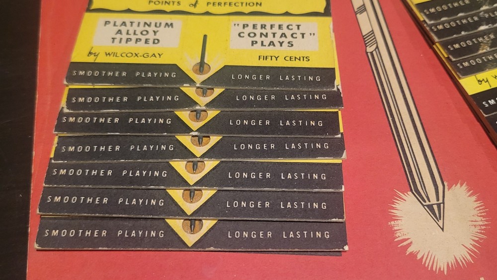 Semi Permanent Platinum Tip phonograph 16 Needle Display Charlotte Recordiopoint
