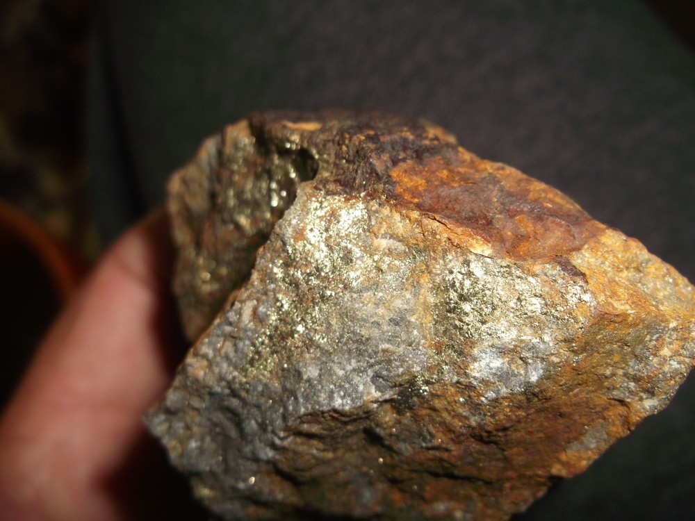 gold silver copper ore, 395 grams samples ,ore high grade .this is not