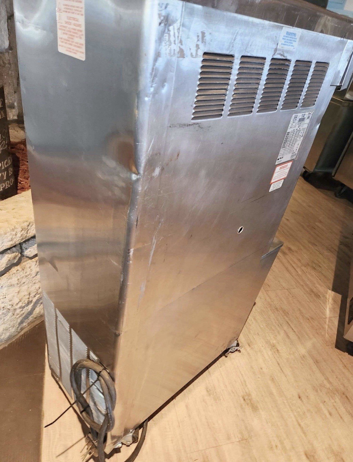 Taylor 358-33 Thick Shake Freezer, One Flavor, Air Cooled, Gravity Fed, 3 Phase