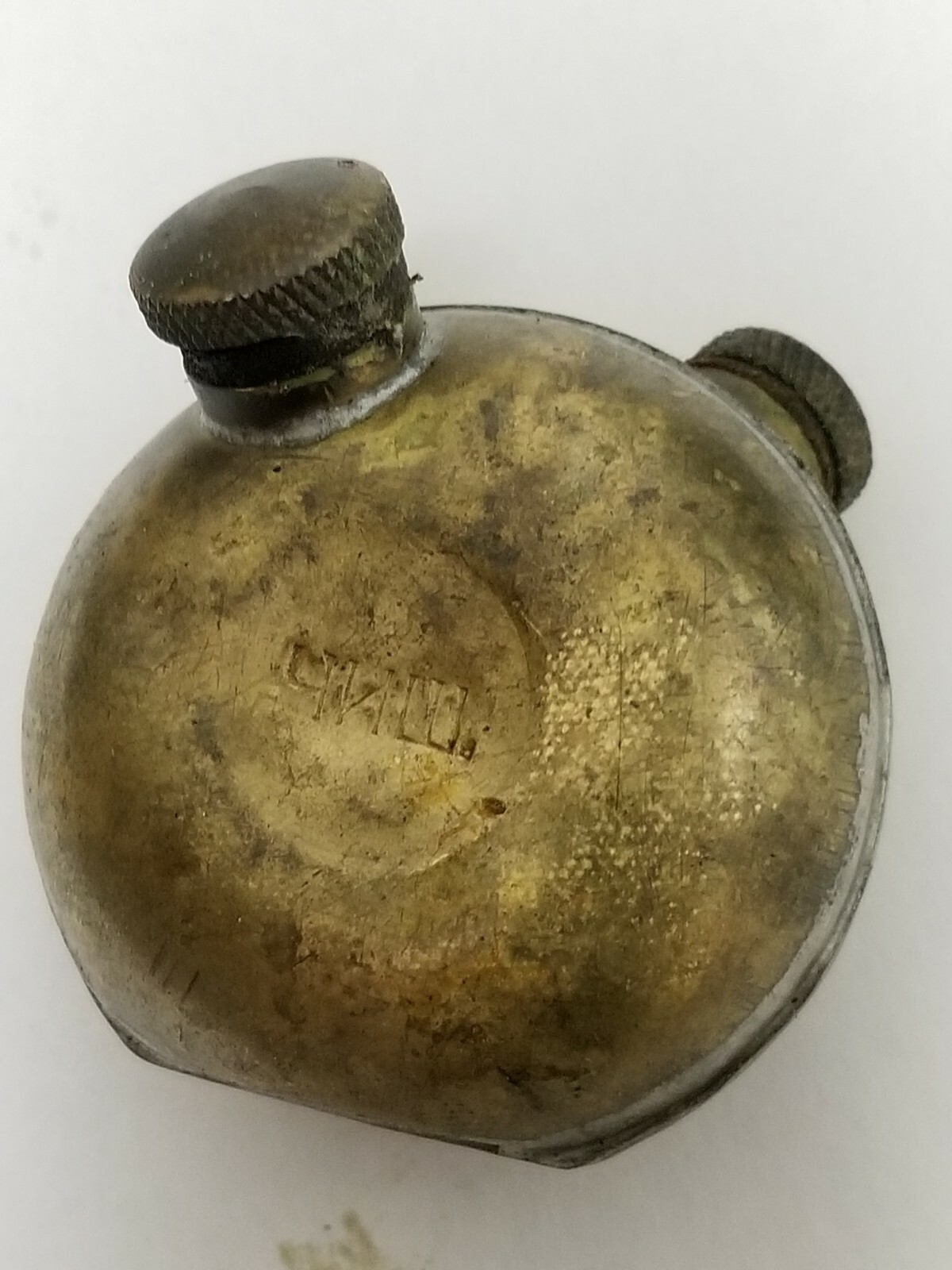 RUSSIAN WWII TURTLE STYLE BRASS OILIER. PRICE IS FOR 1 PIECE.