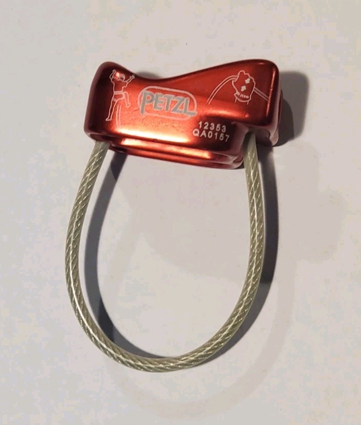 PETZL Verso Lightweight Compact Belay Device Rock Climbing Rappel Rescue