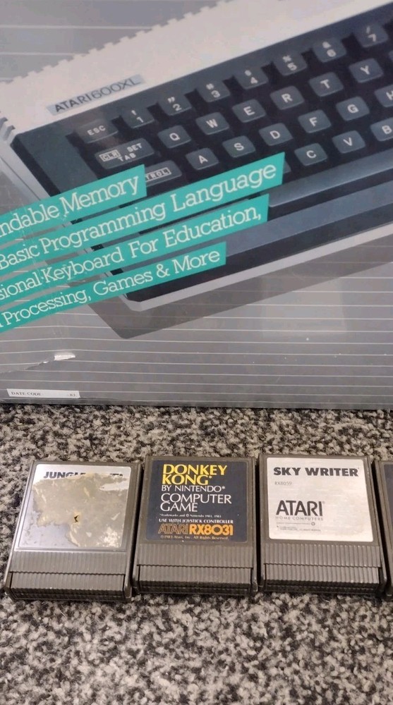 Atari 600XL VTG Home Computer Video Game Console Untested