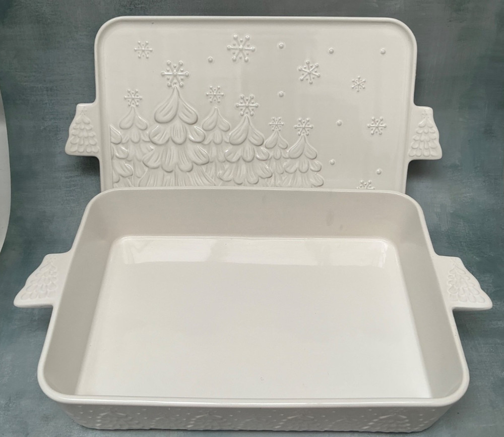 Temptations Frosty Forest White Large Rectangular Baker 4 QT w/Lid