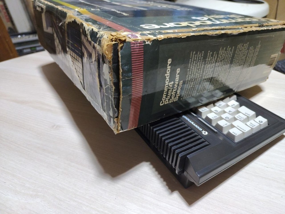 COMMODORE PLUS/4 COMPUTER +4 NTSC Boxed, Vintage