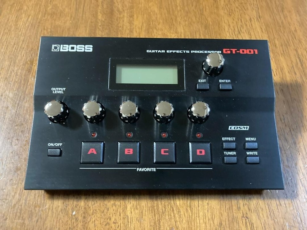 BOSS GT-001 Guitar Effects Processor  Multi Effect Pedal Tested Used