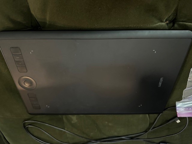 Wacom PTH660 Intuos Pro Graphic Tablet