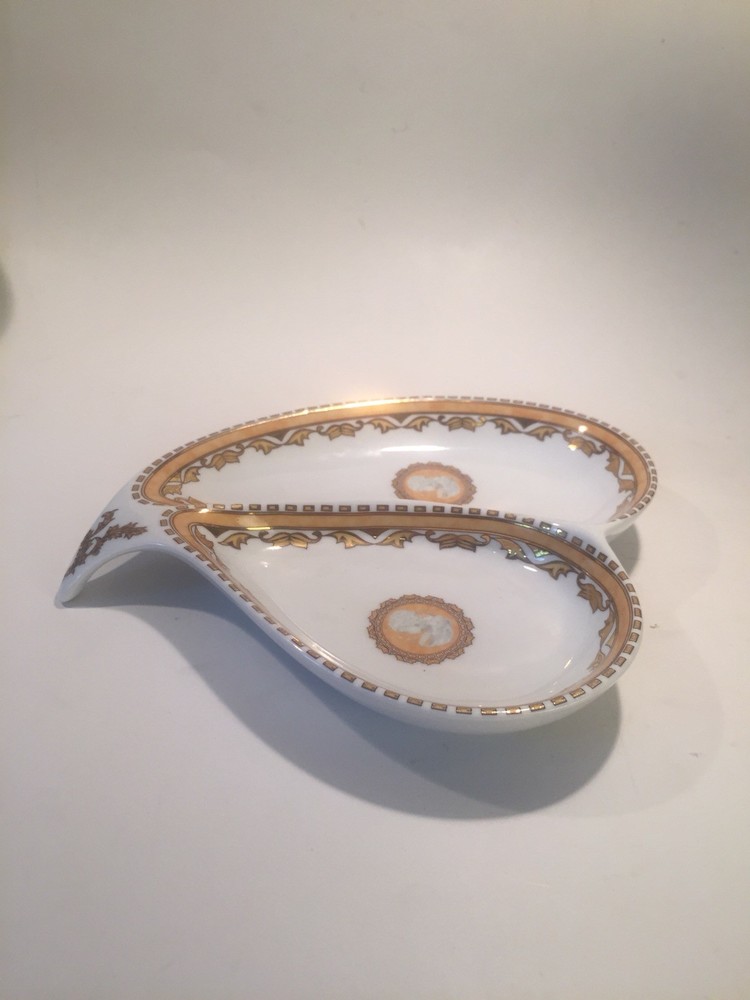 Cameo Brooch Divided Porcelain Dish