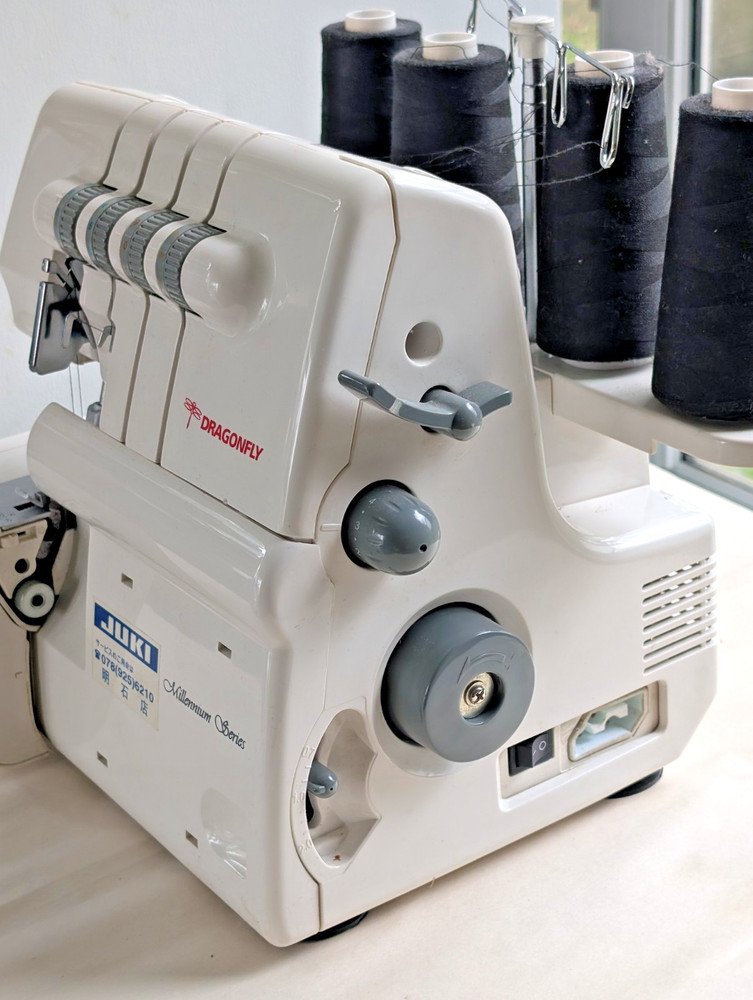 Juki Dragonfly 14U554AD Overlocker 4 Thread Sewing Machine-Used