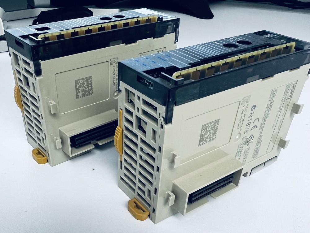 Omron CJ1W-DA08V Analog Output Module, 8-Channel PLC Unit – Used – Multiple Qty