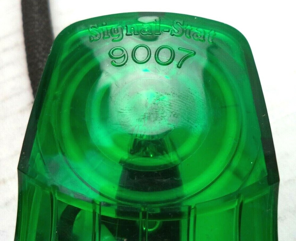 Signal Stat Green Oval Flat-Bulb Lamp Assembly 9007G
