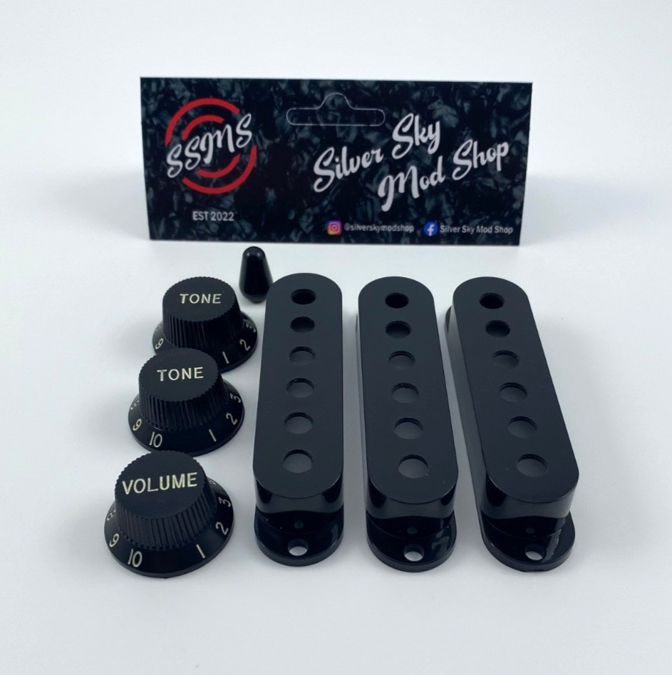 Silver Sky pickup covers, knobs and swicth tip black