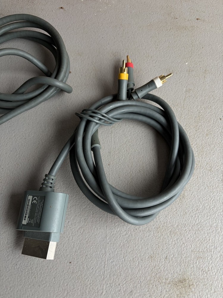 2 Xbox 360 Component AV Cables OEM Tested