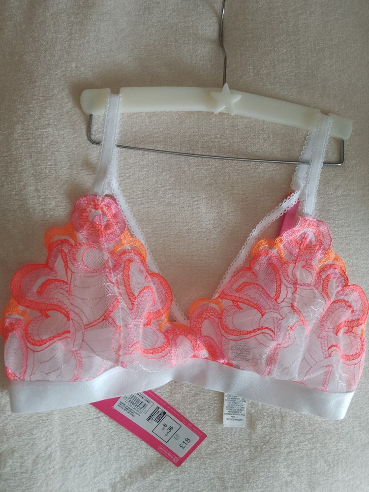M& S Bra Size 8
