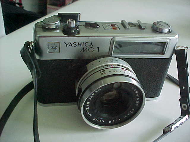 Yashica MG1 rangefinder camera     (bx 115)