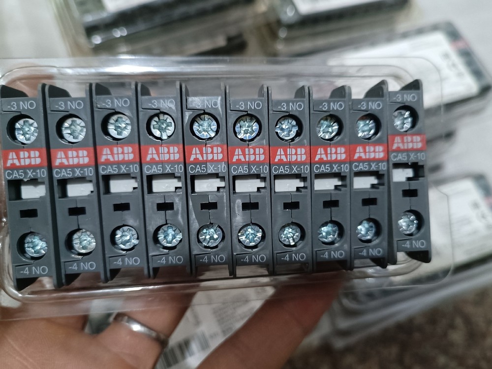 10PCS NEW CA5X-01 Auxiliary contact