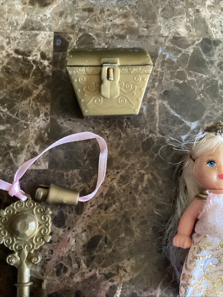 Barbie Krissy Princess Palace Doll #2003