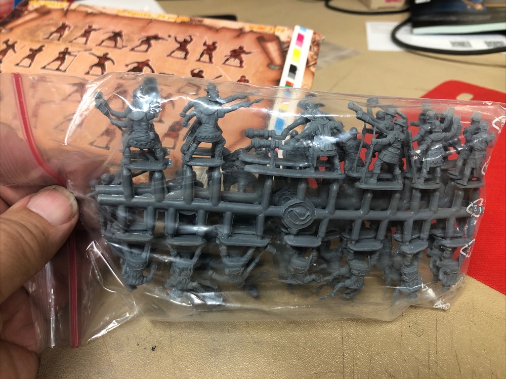 Orion Figures 1/72 scale Medieval Siege Troops plastic figures
