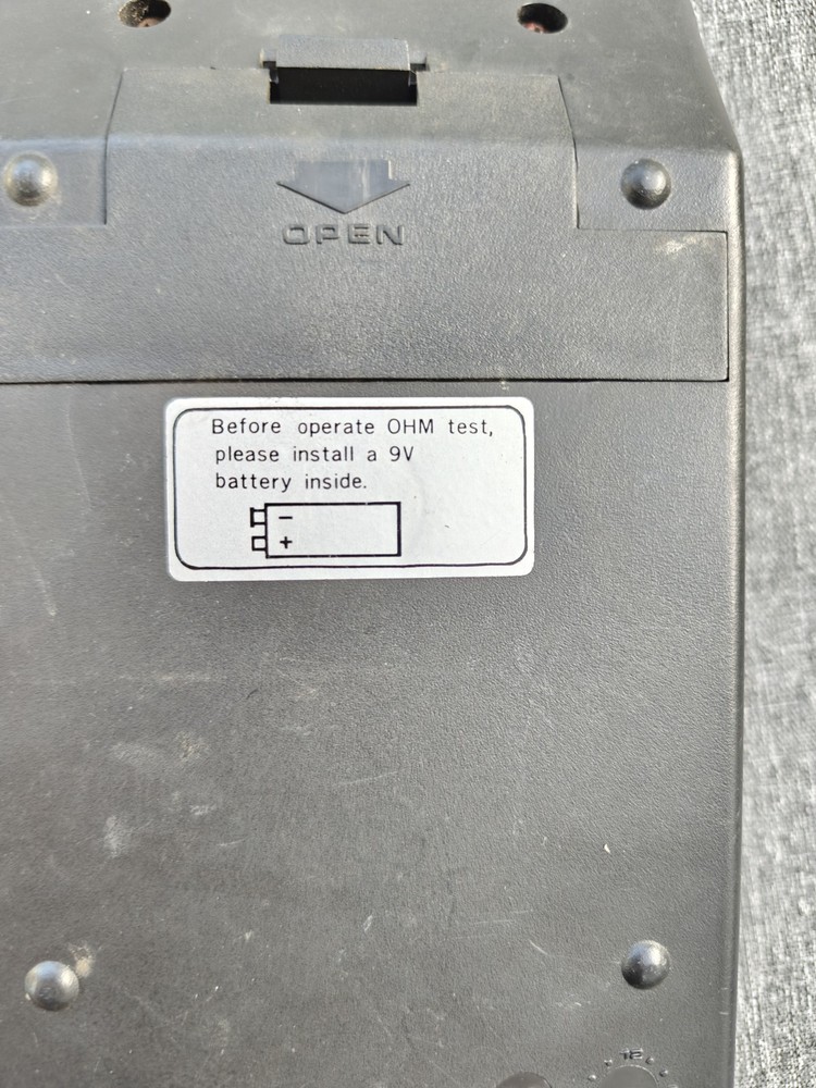 EQUUS 3022 7-Function Analyzer W/ Inductive Pickup. Ohms Works. Rest Untested