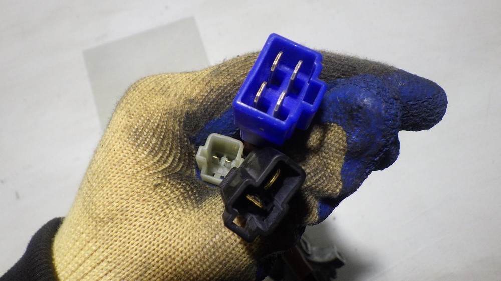 01 SUBARU LEGACY Ignition W/Key