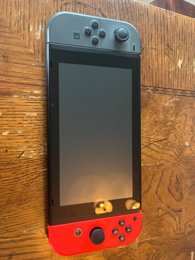Nintendo Switch Gen 1 plus Dock - Red/Black Joycon