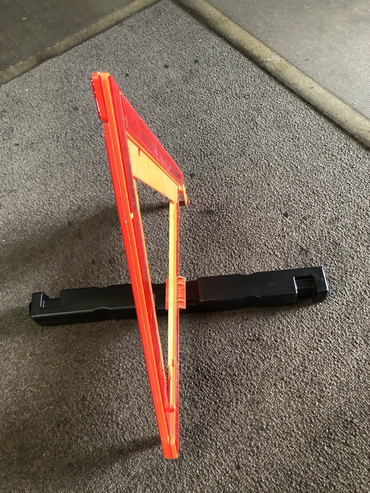 Safety Warning Triangle DOT approved Road Side Emergency Kit