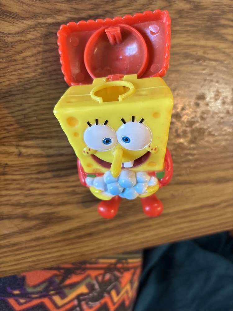 Sponge Bob SquarePants Bubble Pop Candy Dispenser 2006 Viacom