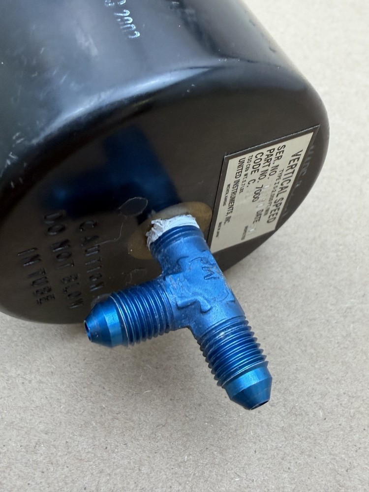 United Instruments Vertical Speed Indicator P/N: 7000 (2373)