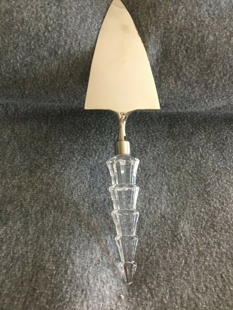 Mikasa SilverPlate Cake Pie Server Austrian Crystal Handle Starshine Pattern