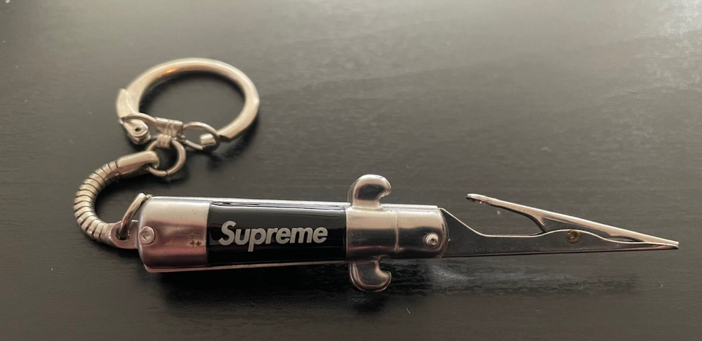 Supreme Roach Clip Keychain Black SS11 Box Logo