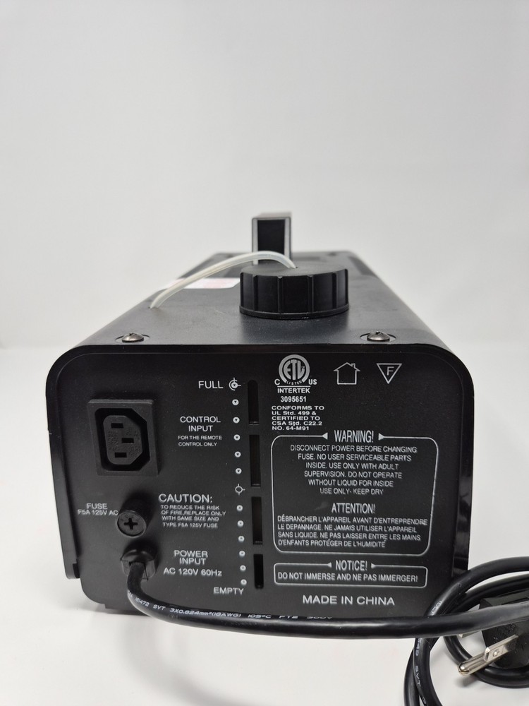 Fog Machine Screamer 400 Watts Black / Good Condition Missing Remote Controller