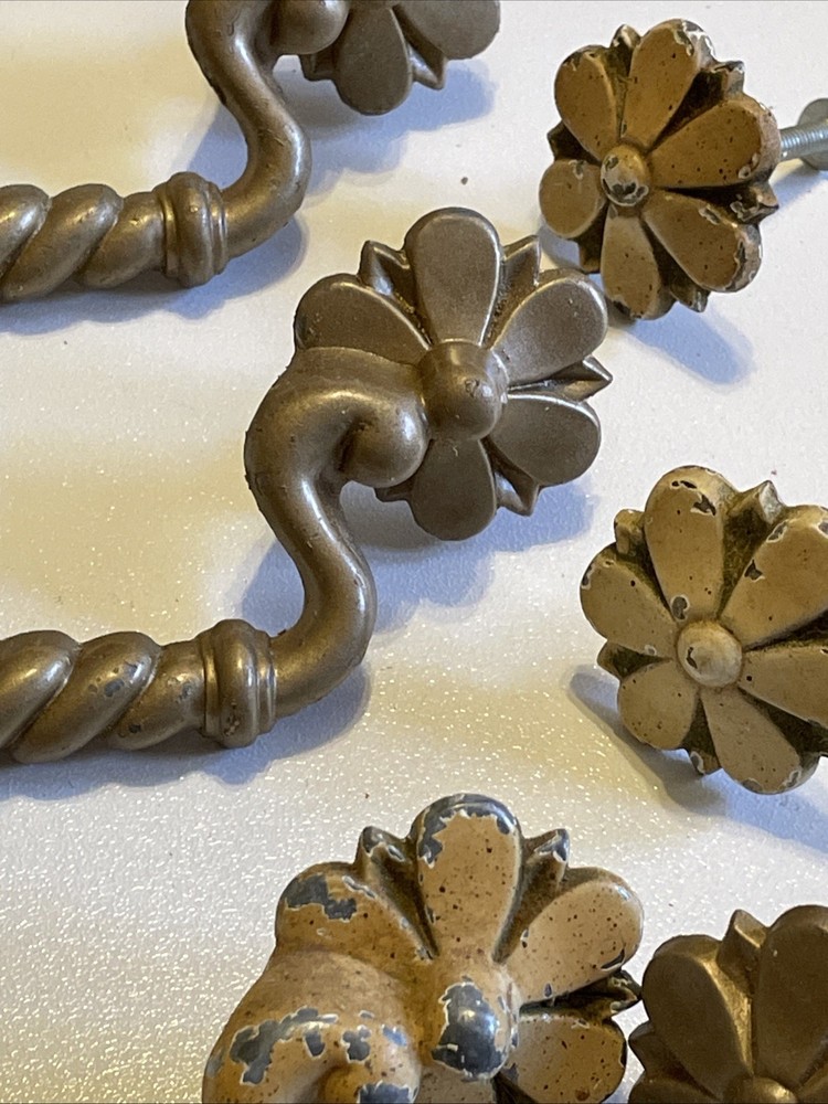 Vintage Flower 14 Flower Drawer Knobs Pulls